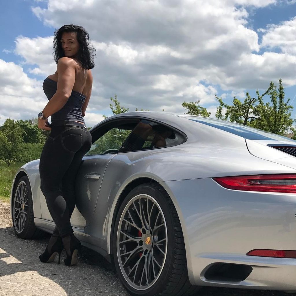 Cindy Landolt Porsche 911